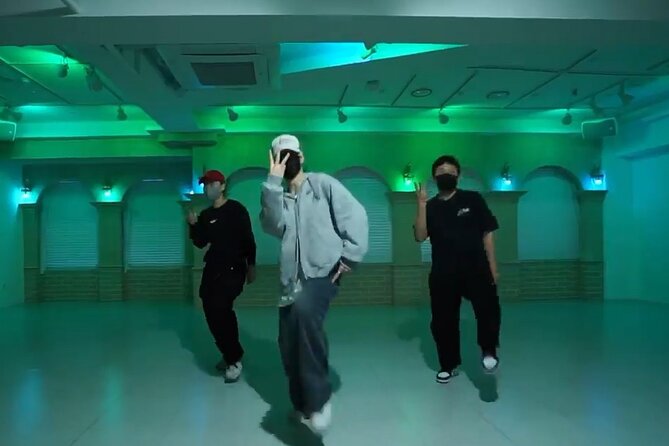 2 Hour Private Kpop Dance Class in Seoul South Korea - Learning K-pop in a private Seoul studio