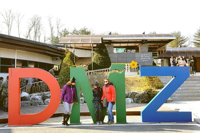 3D Private Seoul Highlight tours with DMZ & Korean Folk Village - Korean Folk Village and Suwon Hwaseong