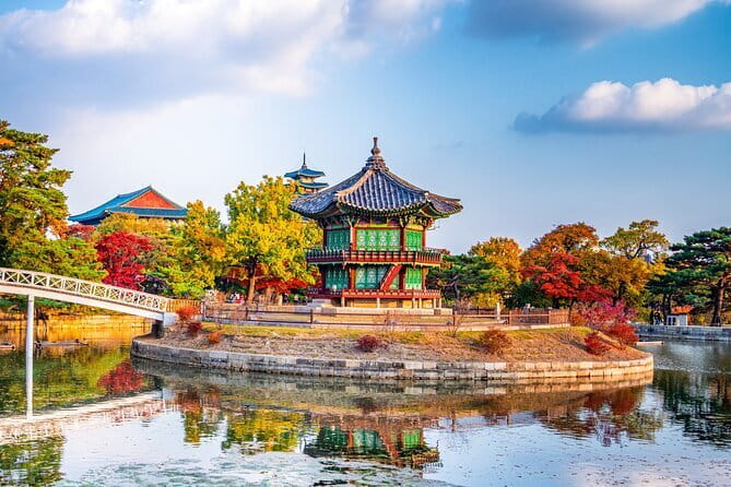 7 days Flexible Tour for Major Cities(Seoul,Busan,Gyeongju etc) - Day 1: Seoul’s royal court, old lanes, and market food