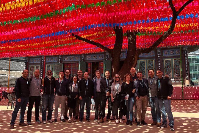 8 hours Private Tour in Seoul for the VIP - Palace courtyards, temples, and Seoul’s older side