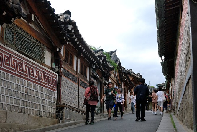 8 Hours Private tour with top attractions in Seoul - The National Folk Museum shows ordinary Korean life
