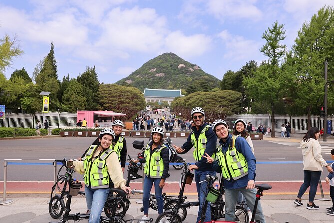 Afternoon E-bike tour and "Happy Hour" food and drinks - Gwanghwamun Square and the Symbols of Korea