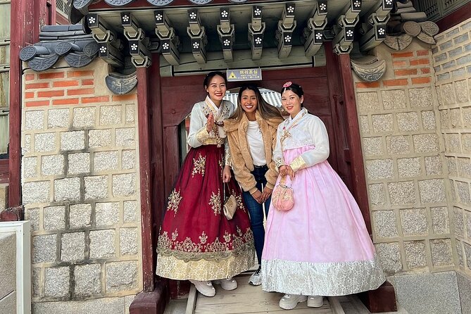 Best Things to Do - Half Day Seoul Trip (Seoul Palace & Temple) - Cheongwadae Sarangchae and the Blue House area