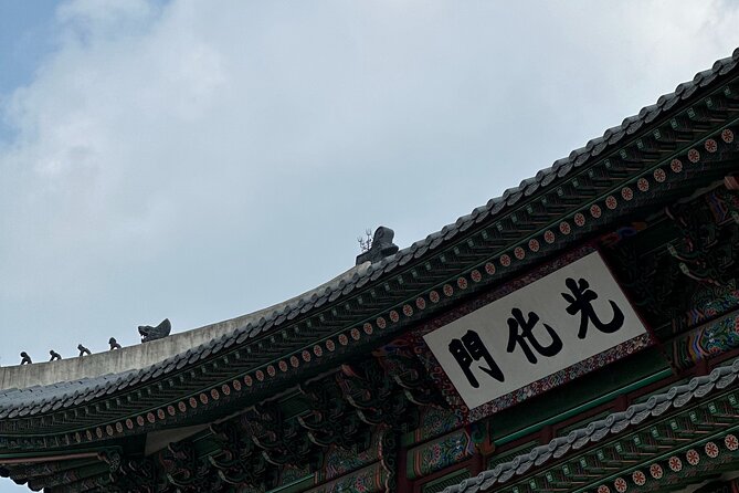Best Things to Do - Half Day Seoul Trip (Seoul Palace & Temple) - Pickup, coach travel, and the timing question