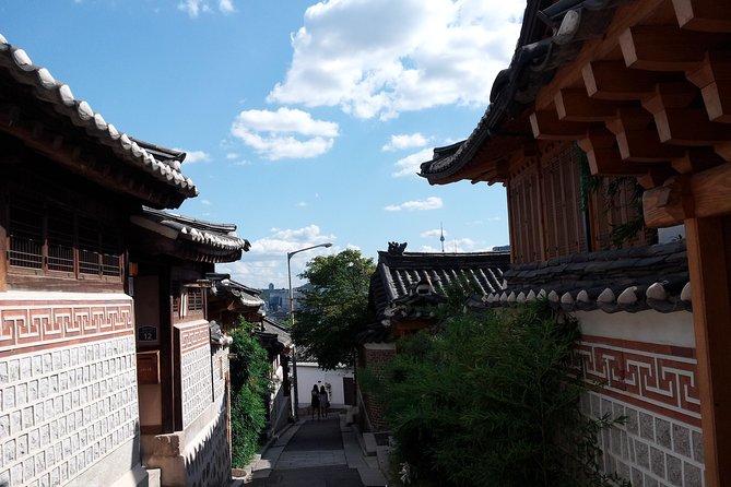 Best Walking Tour to Gyeongbok Palace Bukchon Hanok Village - Why this is a good first walk through Seoul