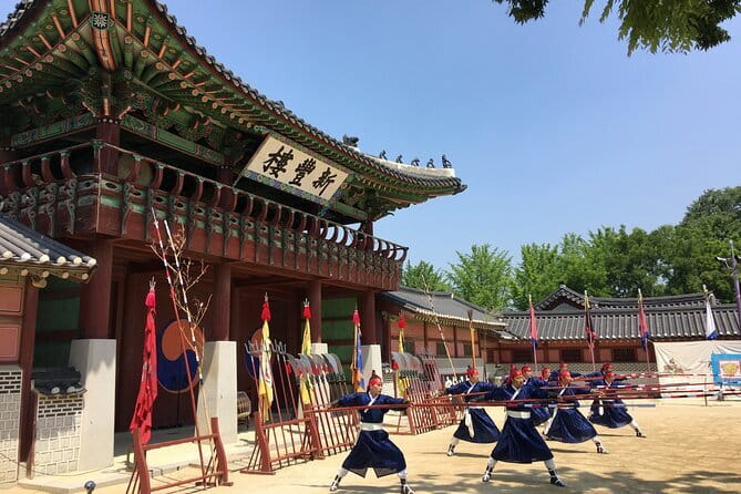 Beyond Seoul: Starfield Library, Hwaseong Fortress & Cave Quest - Starfield Suwon, a library built for photographs