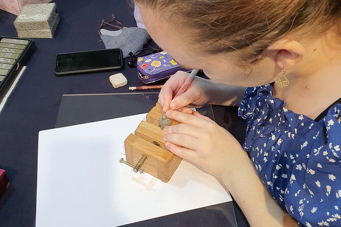 Carve Your Personal Korean Stone Seal with Jeongju in Insadong - Meeting Jeongju Kim in Insadong