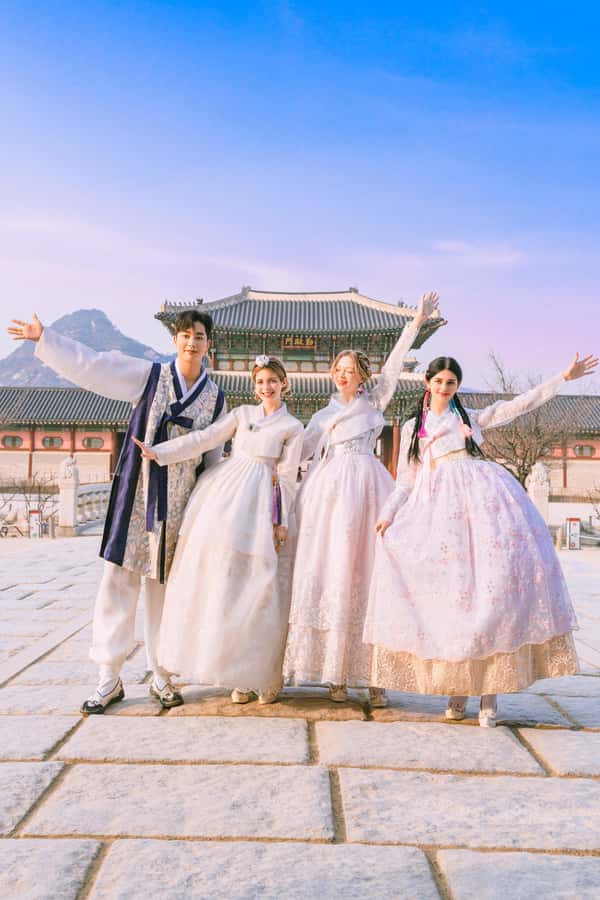 Changdeokgung Hanbok Experience at hanboknam - The included extras make the $14 price useful