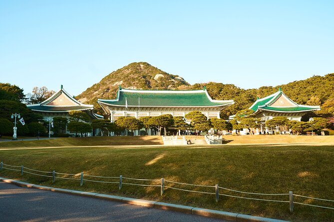 (Closed) Korea’s White House Walking Tour Blue House - Yeongbingwan, the formal welcome hall