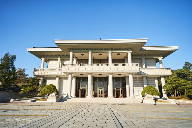 (Closed) Korea’s White House Walking Tour Blue House - The blue-roofed main building