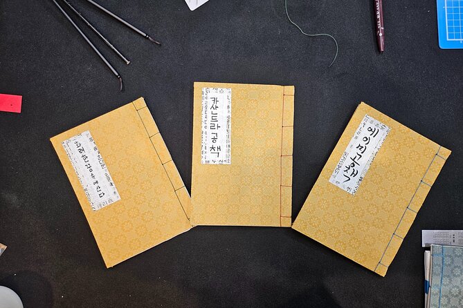 Create a Handmade Traditional Korean Notebook in Insadong - A close look at the 90-minute sequence