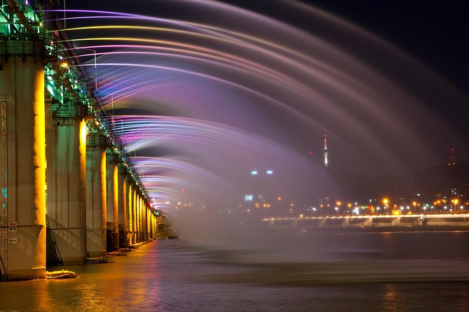 Custom Tour: Best Night View of Seoul - Banpo Bridge and the seasonal Rainbow Fountain