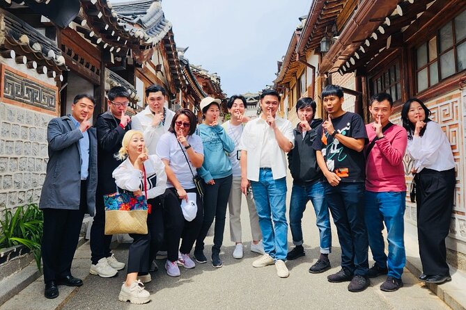 Customizable Seoul Private Tour Palaces Food and Markets - Bukchon Hanok Village, with a word of caution