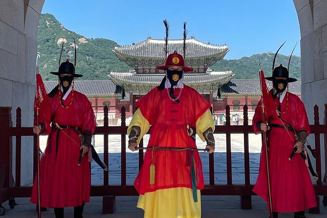 Discover Seoul: Local Life and History - Gyeongbokgung Palace and the royal guard ceremony