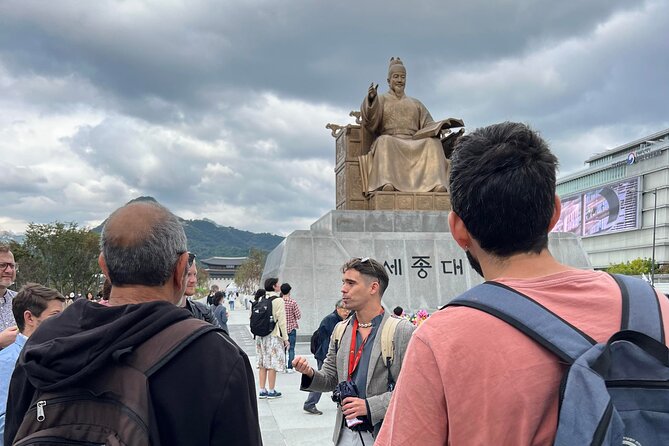 Discover Seoul: Local Life and History - Guide style, language, and group size