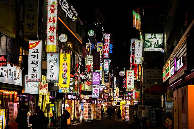 Downtown Seoul Guided Food & Market Tour with 8+ Local Tastings - The guides make the difference