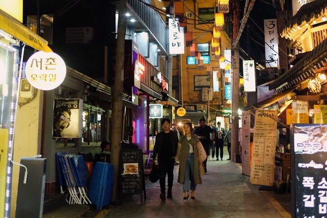 Fortress Night Hike & Snack at a Local Market - Walking Beside a 600-Year-Old Fortress