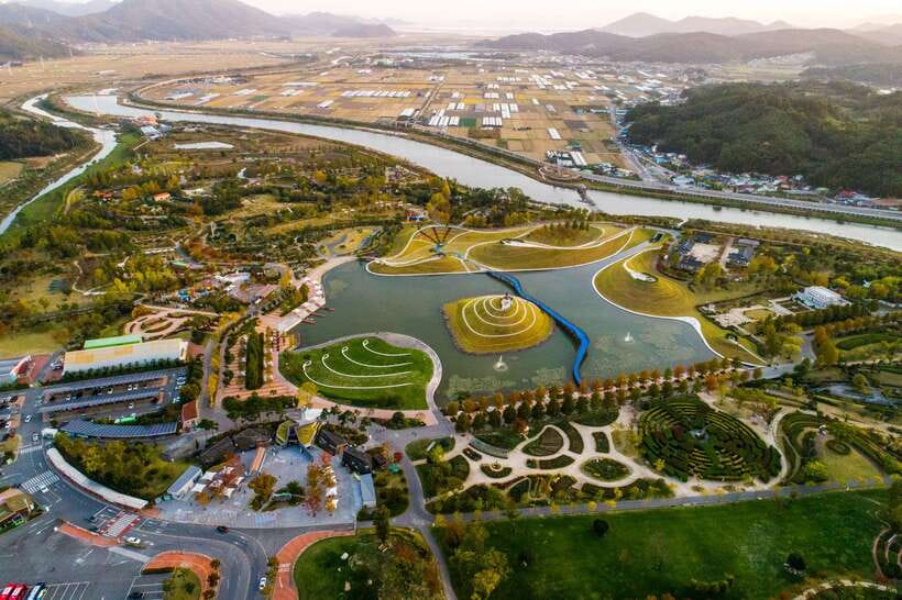 From Seoul: 5-Day Tour of Korea with UNESCO Sites - What the guides add to a packed schedule