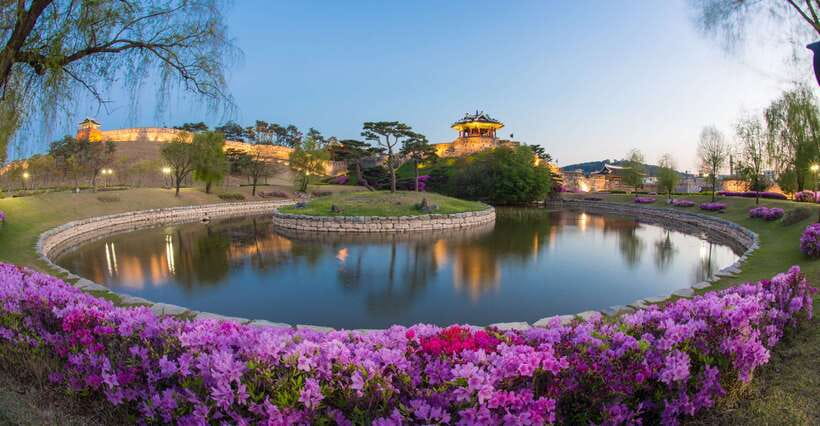 From Seoul: Suwon Hwaseong Fortress Night Tour - Walking the walls after dark