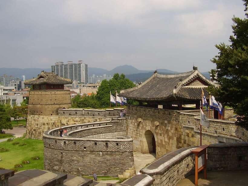 From Seoul: Suwon Hwaseong Fortress Tour - Hwaseong Haenggung Palace and the royal story