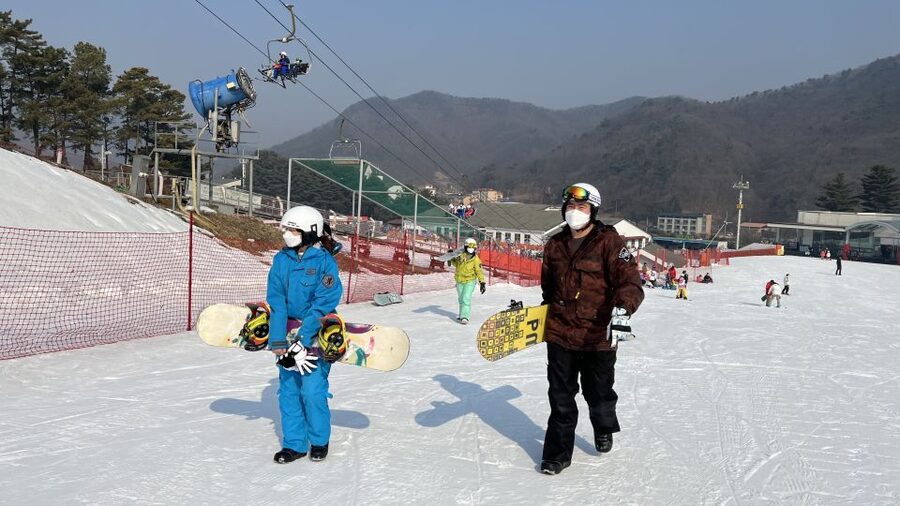 From Seoul: Yongpyong Ski Day Tour with Transportation - Arriving at the Olympic resort