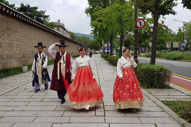 Full Day- Essential Seoul City Tour & Gourmet Tour(including Lunch and Dinner) - Cheonggyecheon shows Seoul’s modern side