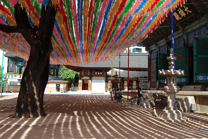 Full-Day Palace Tour in Seoul - Jogyesa Temple in the middle of Seoul