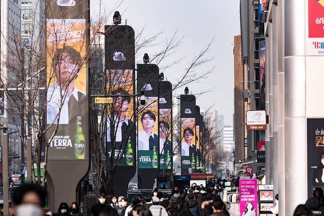 Gangnam Walking Tour on Youth and Society in Seoul Korea - Sinsa-dong and the beauty industry