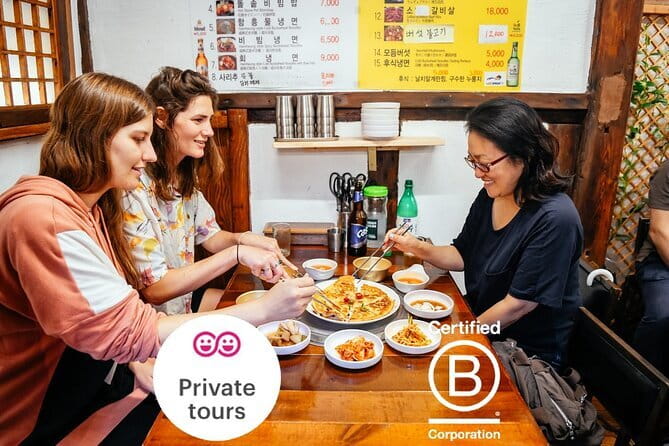 Getting a good feel of local Seoul through food (itseoulgood) - Walking from the market into Seoul’s older lanes