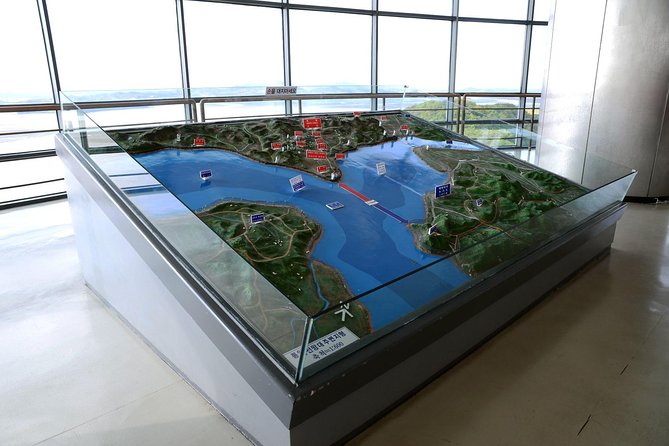 Glimpse into North Korea in 4 hours' layover tour - The four-hour clock and airport risks