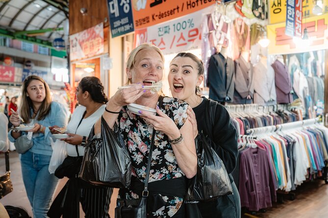 Goodmate Travel Multi-day Experience - Day 2: Palace clothes, traditional streets, and market food