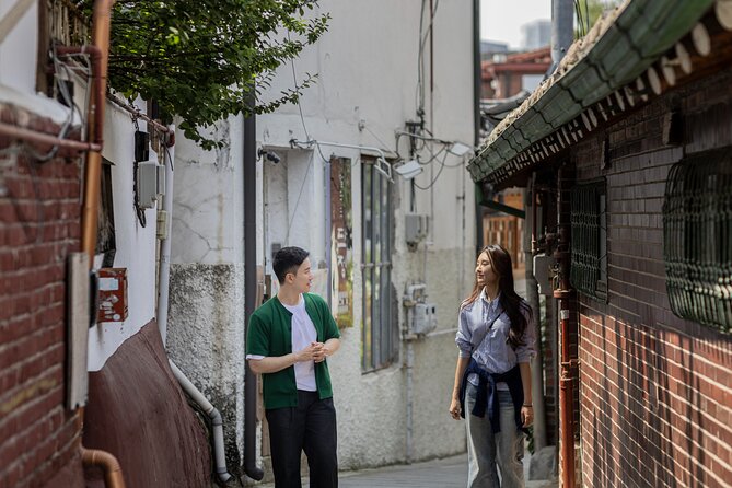 Gwanghwamun Tour l 120 minutes to Understand Local Korean Society - The U.S. Embassy and Korea’s outside influences