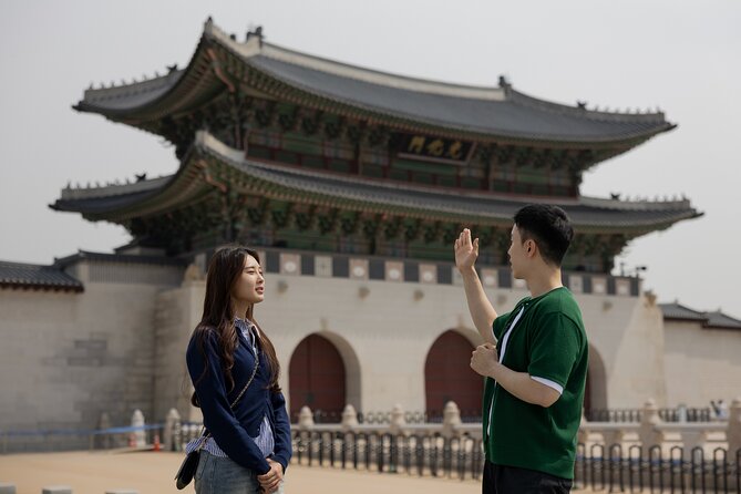 Gwanghwamun Tour l 120 minutes to Understand Local Korean Society - Samcheongdong connects work, style, and rapid change