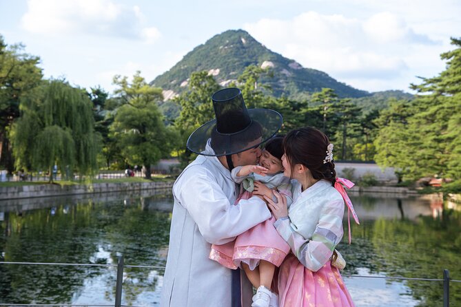 Gyeongbokgung palace family/group private photoshoot - Why this private palace photoshoot works
