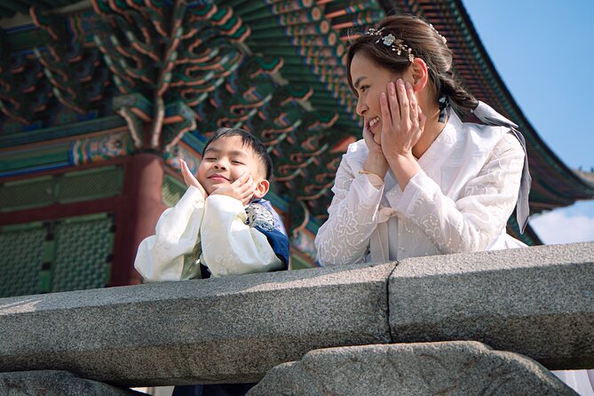 Gyeongbokgung palace family/group private photoshoot - Is the $244.94 group price good value?