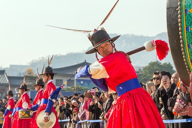 Half day Morning Seoul City Tour(Temple & Gyeongbok Palace) - Jogyesa Temple brings living Buddhism into downtown