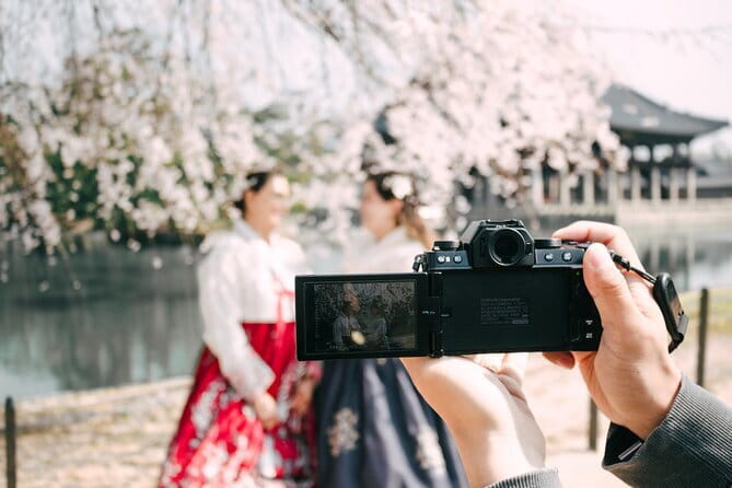 Hanbok Photoshoot and History Tour at Gyeongbokgung Palace - Gwanghwamun Gate gives you the grand opening frame
