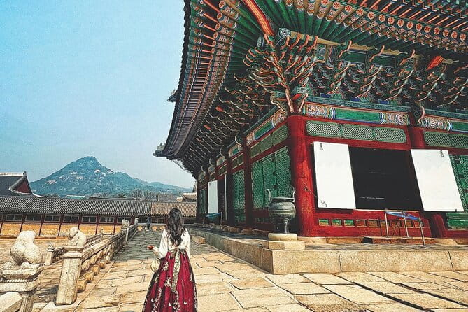 Hanbok Photoshoot and History Tour at Gyeongbokgung Palace - Gyeonghoeru Pavilion adds water, trees, and open views
