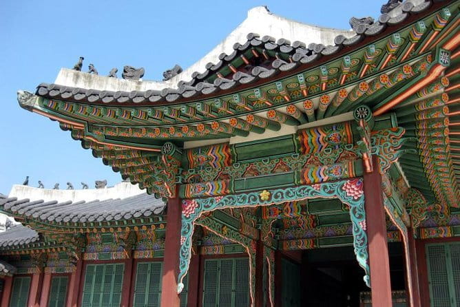 Hanbok Photoshoot and History Tour at Gyeongbokgung Palace - Who will enjoy it most