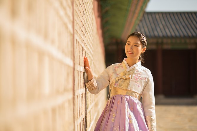 Hanbok rental, hanbok experience - Choosing your hanbok at Yes Hanbok