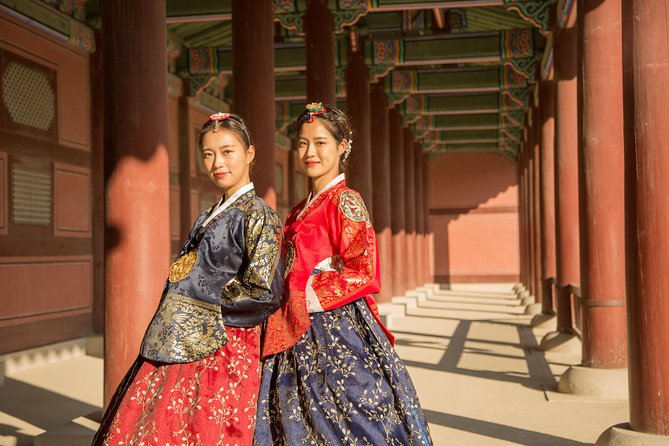 Hanbok rental, hanbok experience - Getting dressed without fuss
