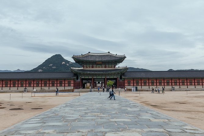 Highlights & Hidden Gems With Locals: Best of Seoul Private Walking Tour - Heat, hills, and the pace of the walk