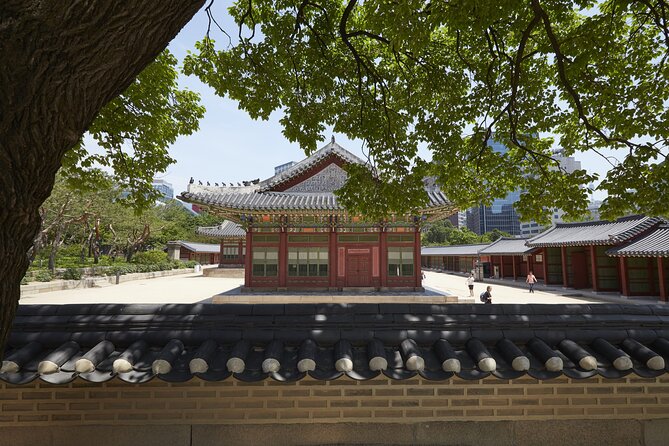 Highlights of Seoul Tour in Seoul: Deoksugung & N Seoul Tower - A four-hour route through Seoul’s old and new sides