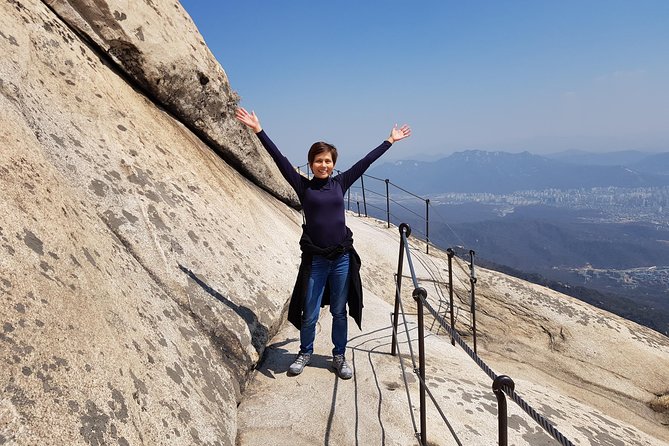 Hike at Mt. Bukhansan National Park with professional Guide(including Lunch) - Bergen Park as your guide