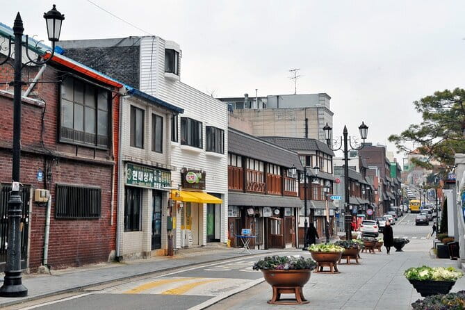 Incheon Highlight - Private One Day Tour - Wolmido begins the old-town story