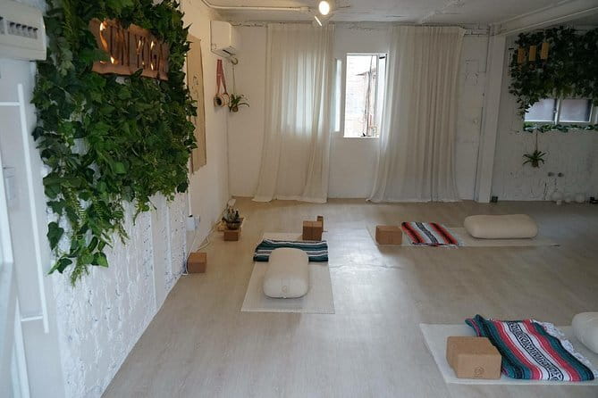 K-pop Dance Class for Beginners and Video Shoot at HiKR Ground - Filming in three themed rooms