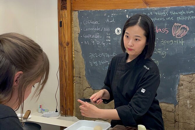 Kimchi class with Chef Hakyung near Gyeongbokgung place - Eating beyond the kimchi