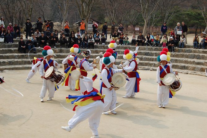 Korean Heritage Tour: Palaces and Villages of Seoul Including Gyeongbokgung Palace - A brief pause at Jogyesa Buddhist Temple