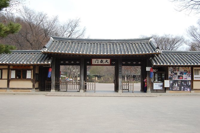 Korean Heritage Tour: Palaces and Villages of Seoul Including Gyeongbokgung Palace - Who should book this experience?