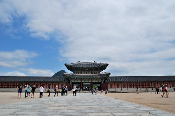 Korean Palace and Market Tour in Seoul Including Insadong and Gyeongbokgung Palace - Changdeokgung rewards close attention